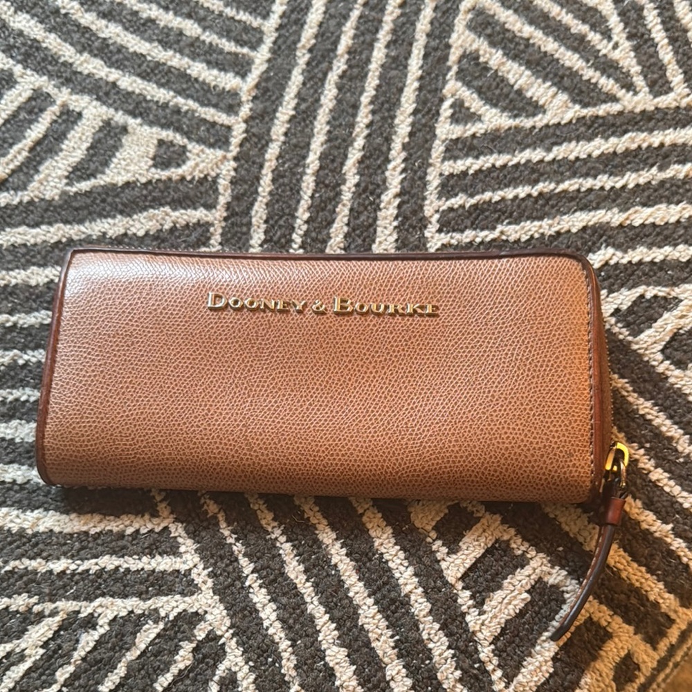 Dooney & Bourke Leather Zip Wallet